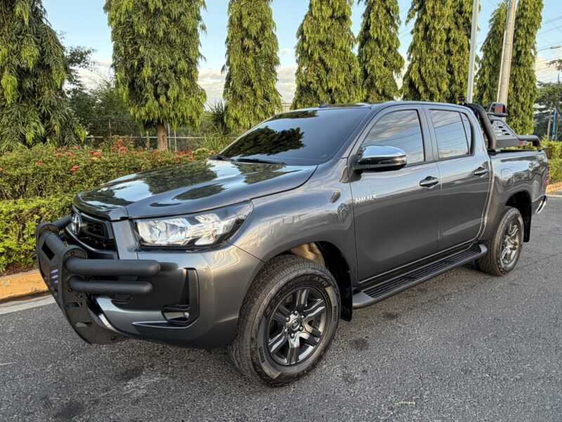 TOYOTA HILUX 2026