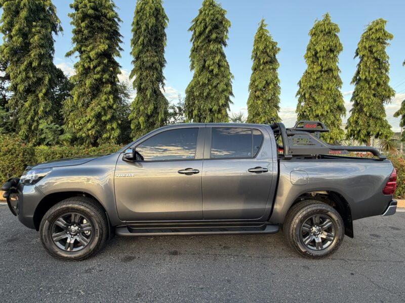 TOYOTA HILUX 2026
