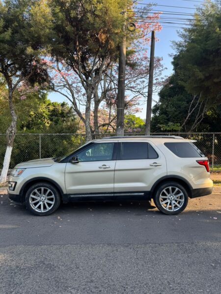 Ford Explorer 4x2 2019