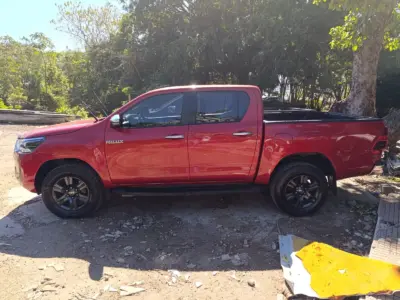 TOYOTA HILUX 2022