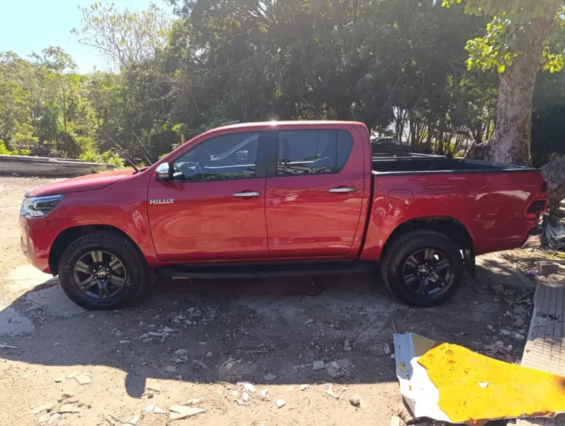 TOYOTA HILUX 2022