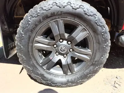 TOYOTA HILUX 2022