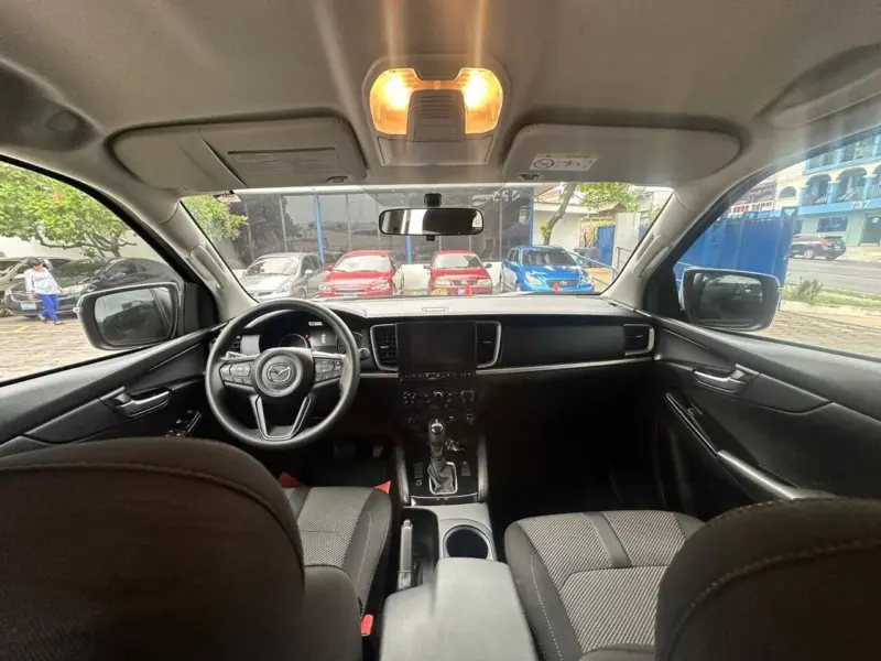 Mazda BT-50 2024