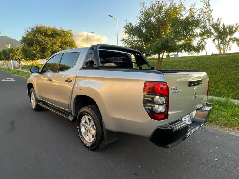 Mitsubishi L200 2024