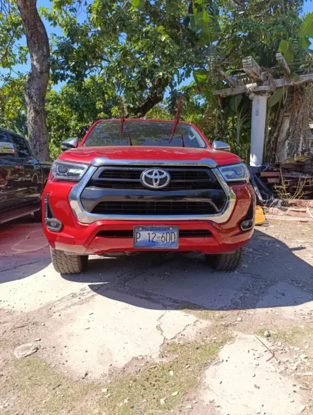 TOYOTA HILUX 2022
