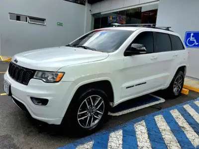 JEEP GRAND CHEROKEE 2019