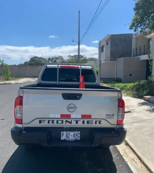 Nissan Np300 2025