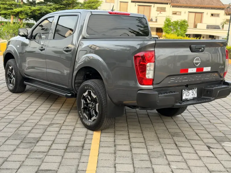Nissan NP300 2027