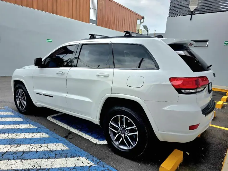 JEEP GRAND CHEROKEE 2019