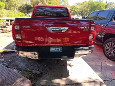 TOYOTA HILUX 2022