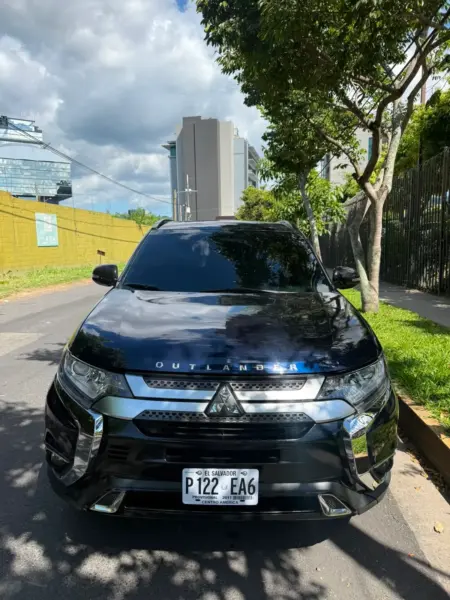 Mitsubishi Outlander 3 filas 2019