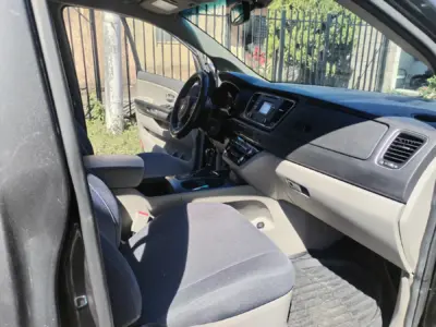Kia Sedona lx 2016