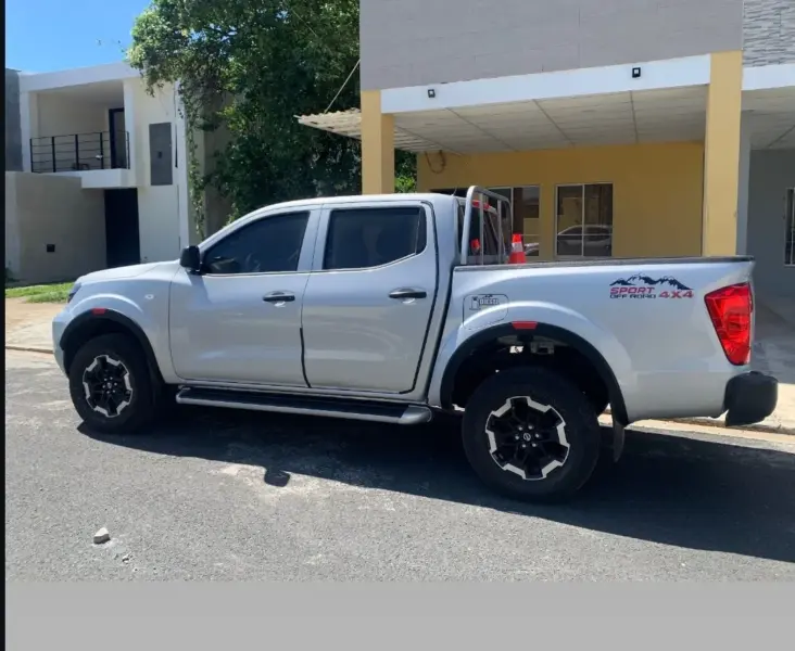 Nissan Np300 2025