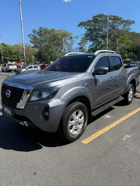 NISSAN NP 300 2022