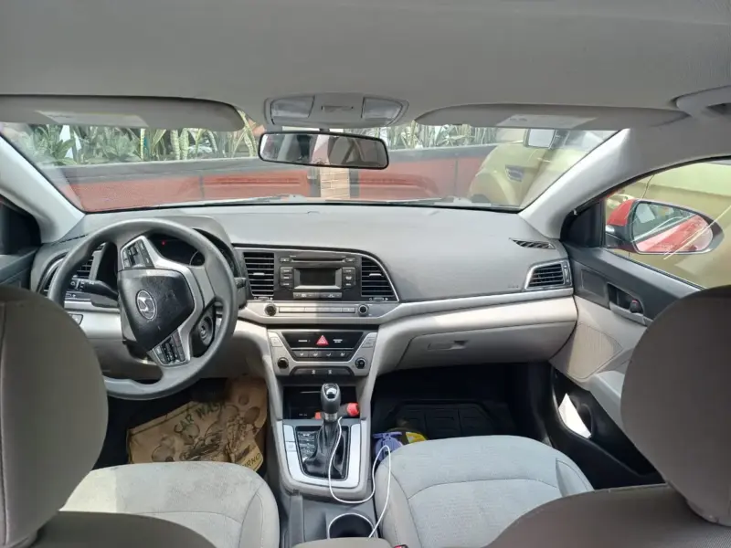 Hyundai Elantra 2017