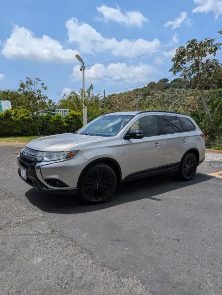 Mitsubishi Outlander full 2020