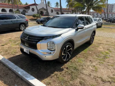 Mitsubishi Outlander SE 2022