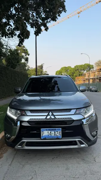 Mitsubishi Outlander SEL 2020