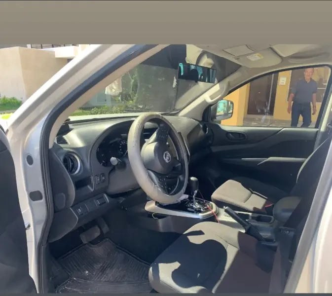 Nissan Np300 2025