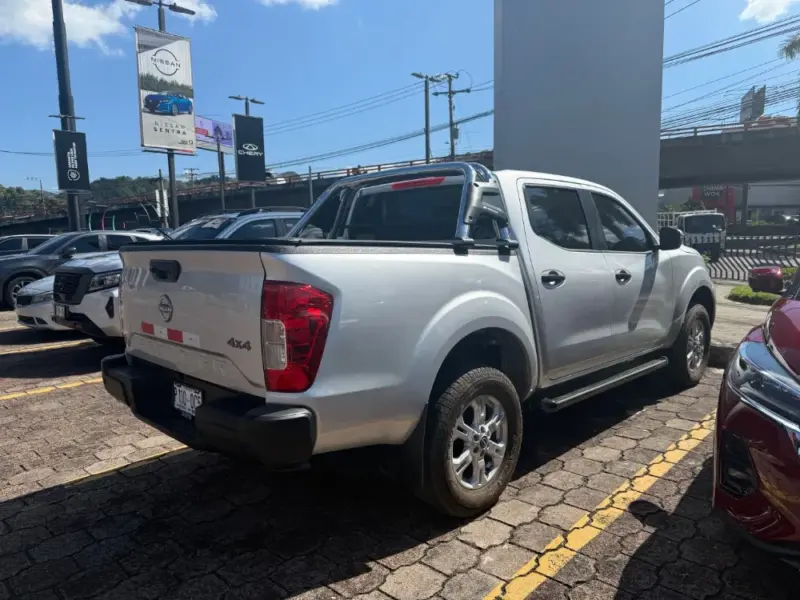NISSAN NP 300 2026