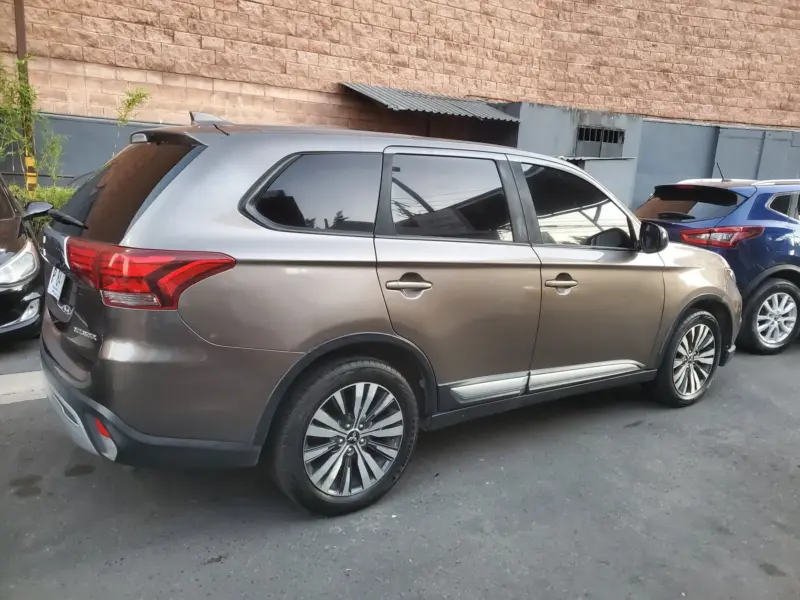 Mitsubishi Outlander 2019