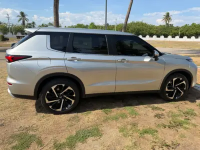 Mitsubishi Outlander SE 2022