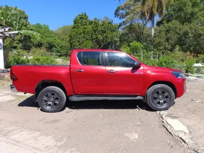 TOYOTA HILUX 2022