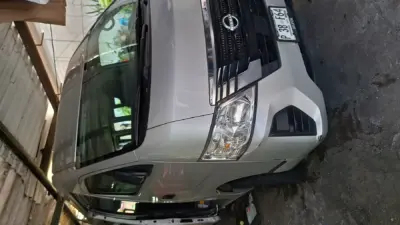 Nissan Urvan techo alto 2023