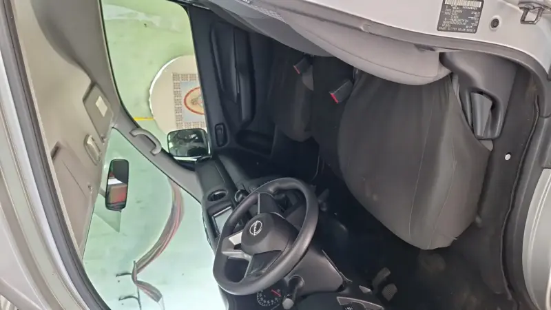 Nissan Urvan techo alto 2023