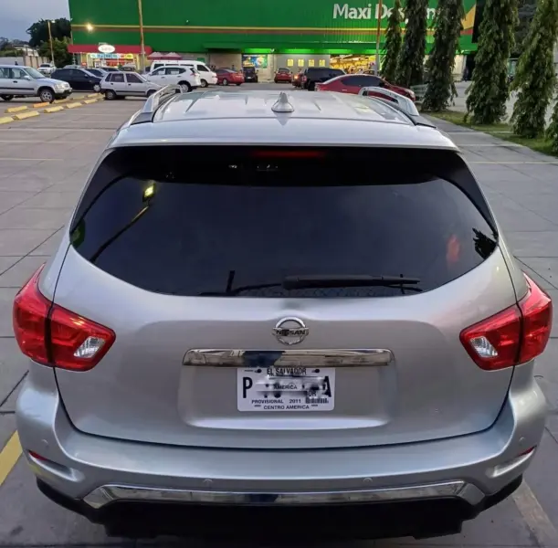 Nissan Pathfinder SV 2019